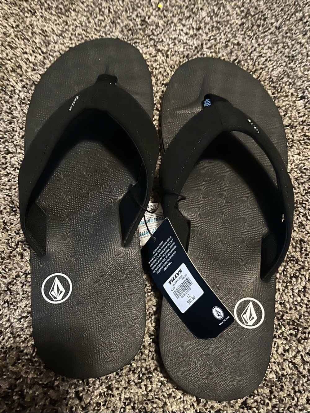 Volcom men’s flip flops